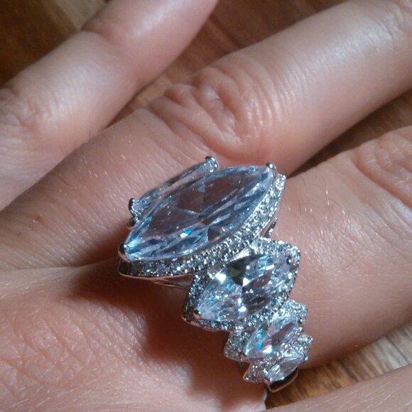 White Cubic Zirconia Sterling Silver Ring (Size 8) - Picture 12 of 15